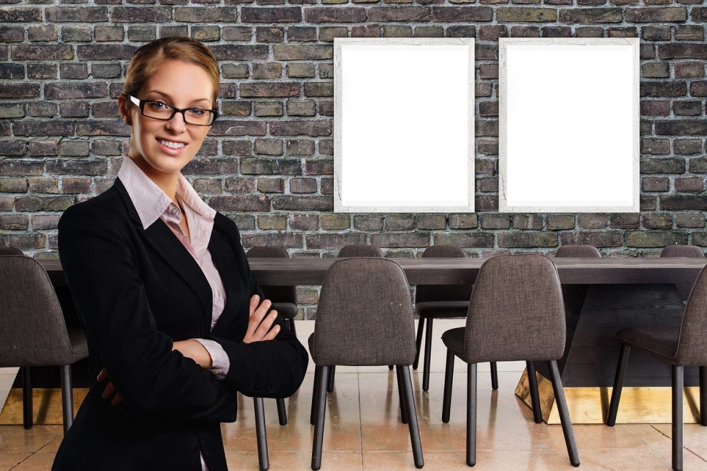 Nosotros 1 businesswoman 4126486 1280